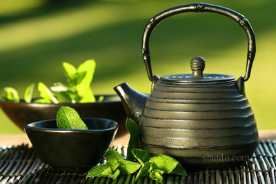 Чай отлично спасает от жары